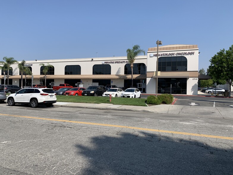 245-259 E Redlands Blvd, San Bernardino, CA for lease - Primary Photo - Image 1 of 11