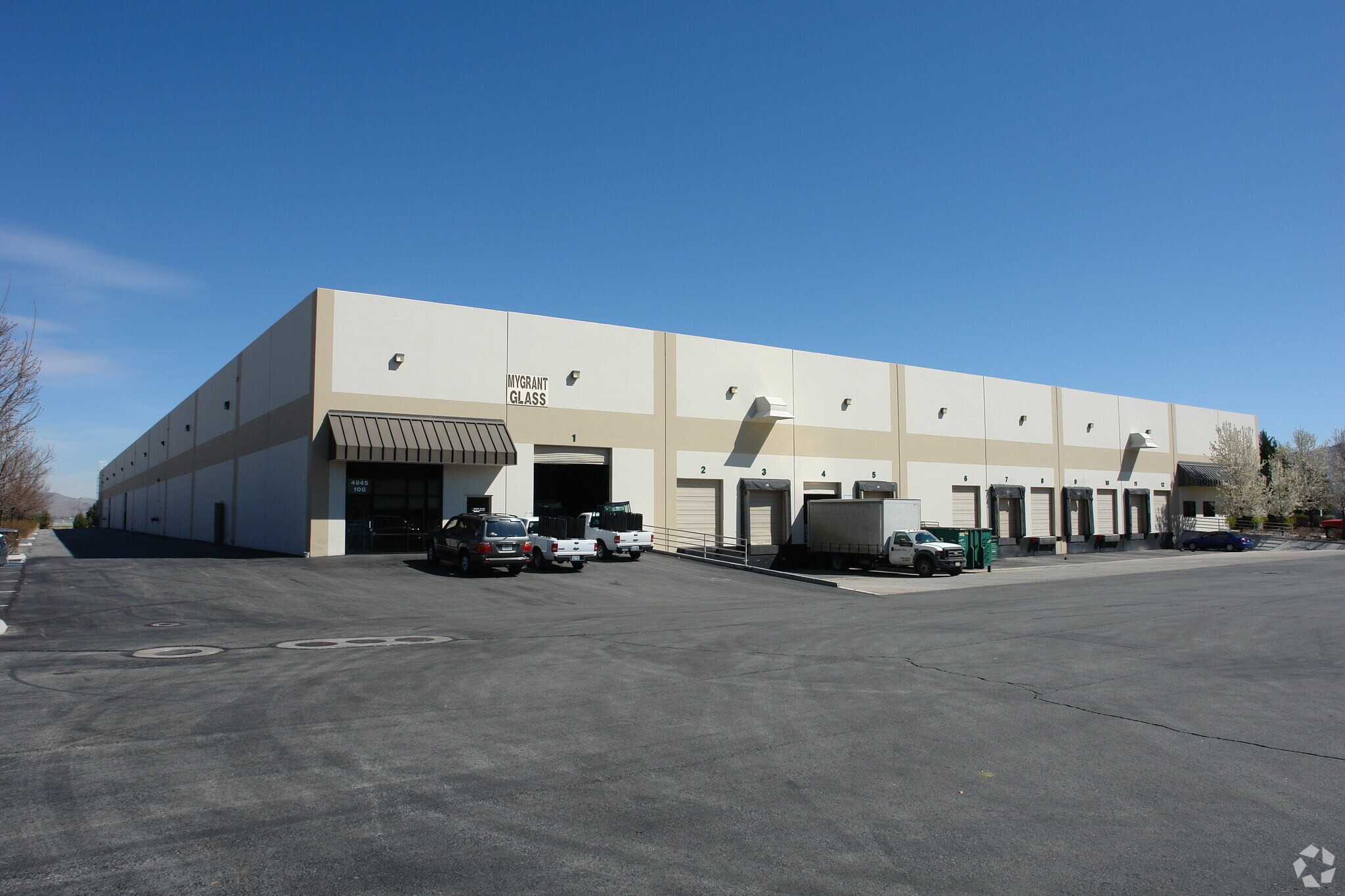 4945 Aircenter Cir, Reno, NV à louer Photo du bâtiment- Image 1 de 6