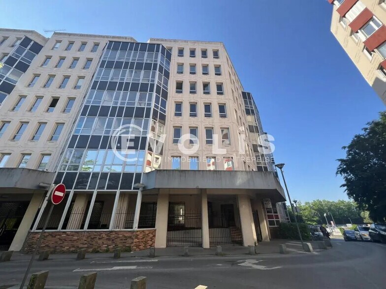 Bureau dans Noisy-le-Grand à louer - Photo du bâtiment - Image 1 de 12