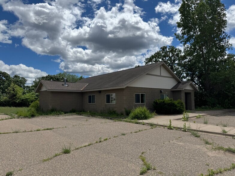 14391 Azurite St NW, Ramsey, MN à vendre - Photo du bâtiment - Image 3 de 7