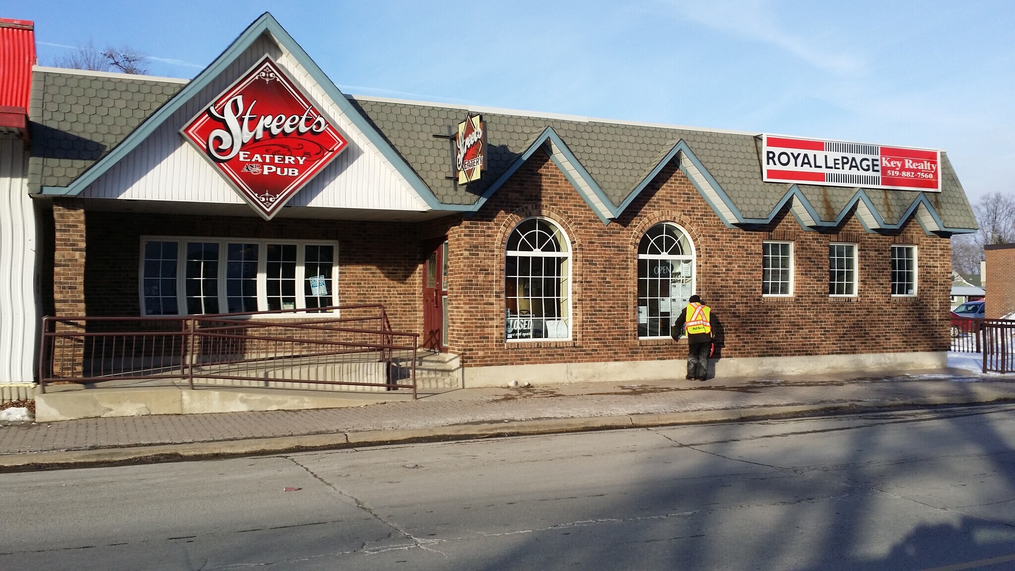 4124 Petrolia Line, Petrolia, ON for sale Primary Photo- Image 1 of 1