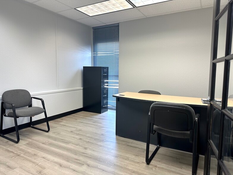 1405 N 26th Ave, Pasco, WA for lease - Interior Photo - Image 2 of 7