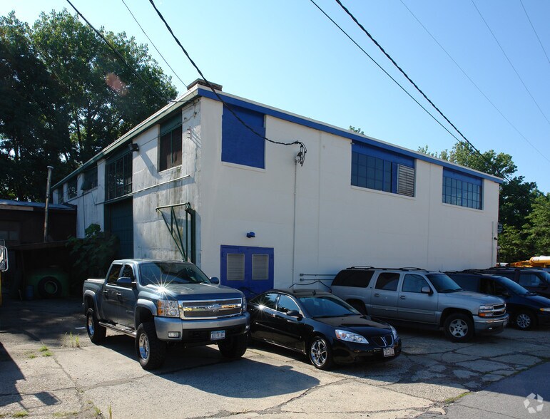 1 Warehouse Ln, Elmsford, NY à louer - Photo du bâtiment - Image 3 de 6