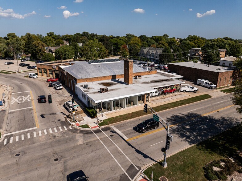 400 W Northwest Hwy, Arlington Heights, IL à louer - Photo du bâtiment - Image 2 de 17