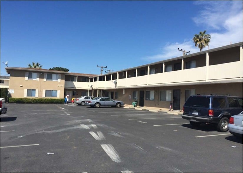 2501 Entrada Way, Tracy, CA for sale - Building Photo - Image 2 of 3