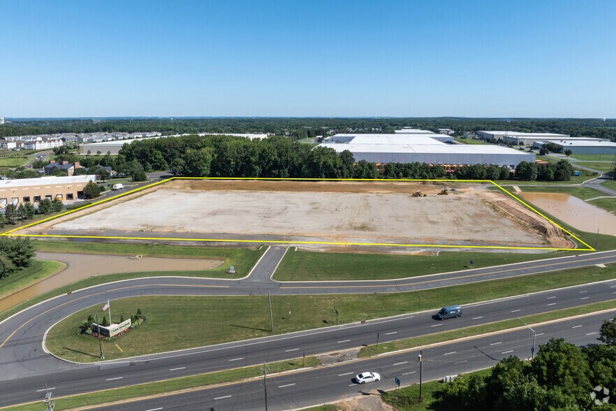 597 Rancocas Rd, Westampton, NJ à louer - Photo du bâtiment - Image 3 de 16