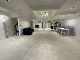 Plus de détails pour Commerce de détail à louer