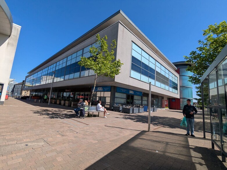 Park St, Llanelli à louer - Photo du bâtiment - Image 3 de 9