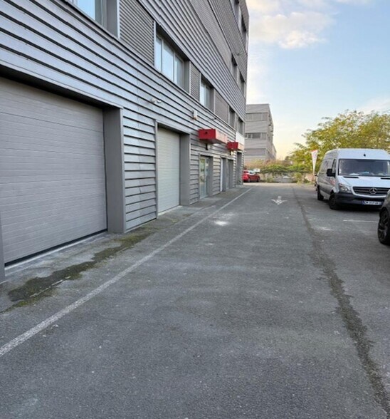 Flex dans Villeneuve-la-Garenne à louer - Photo du bâtiment - Image 2 de 8