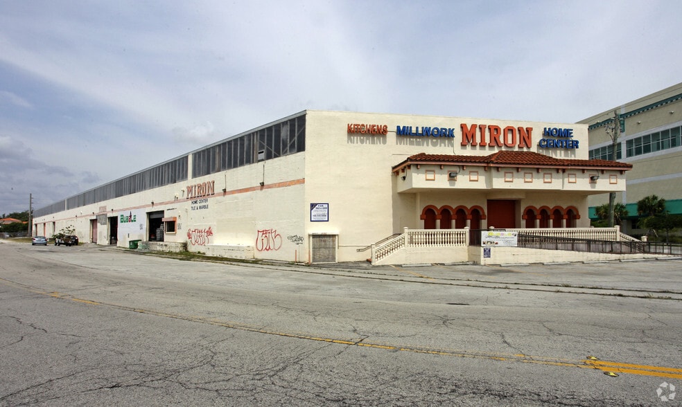 19400 W Dixie Hwy, Miami, FL for lease - Building Photo - Image 2 of 7