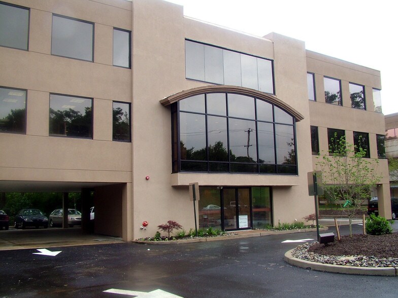 1201 W Swedesford Rd, Berwyn, PA à vendre - Photo du bâtiment - Image 2 de 5