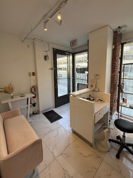 512 Beatty St, Vancouver, BC à vendre - Photo intérieure - Image 2 de 5
