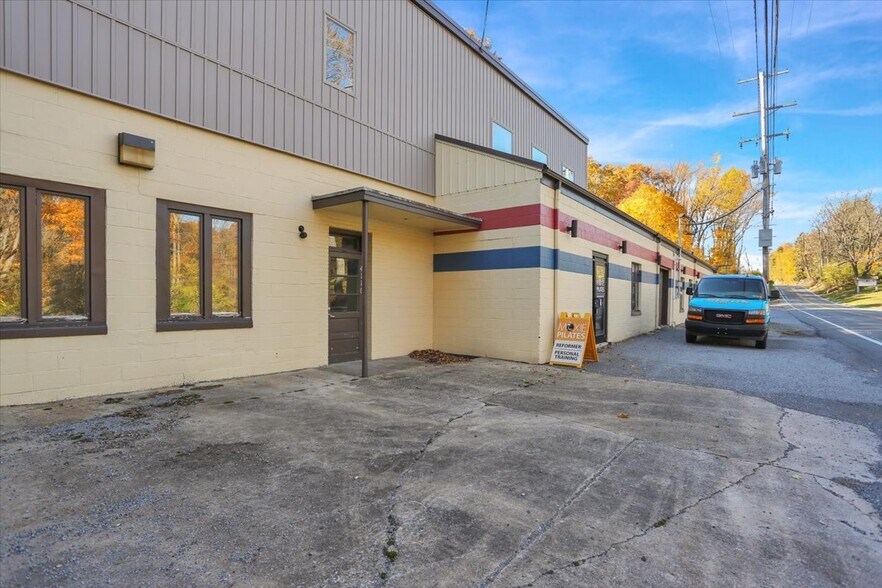 4116 New Holland Rd, Mohnton, PA à vendre - Photo du bâtiment - Image 3 de 38