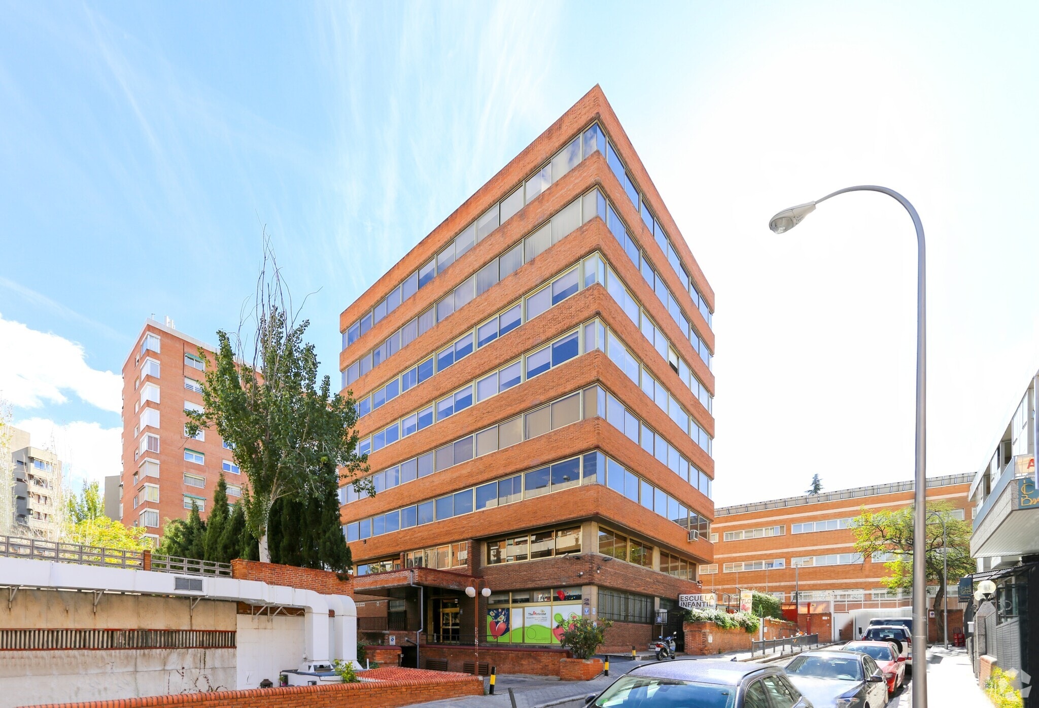 Avenida de Alberto Alcocer, 24, Madrid, Madrid for lease Primary Photo- Image 1 of 3