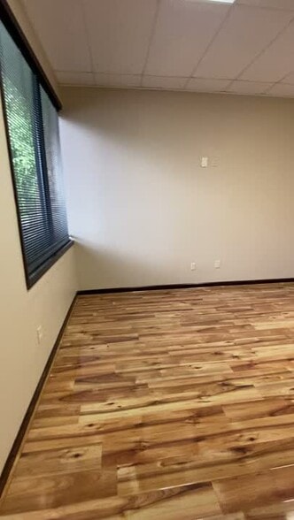 1040 Wildewood Centre Dr, Columbia, SC for lease - Commercial Listing Video - Image 2 of 20