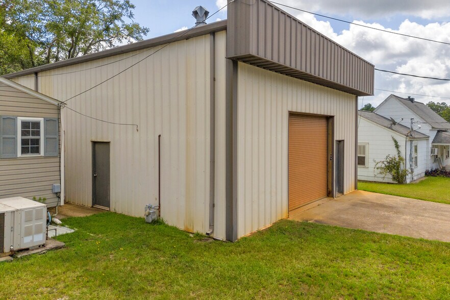 00 N MCINTOSH S N MCINTOSH ST -1, Elberton, GA à vendre - Photo du bâtiment - Image 3 de 25