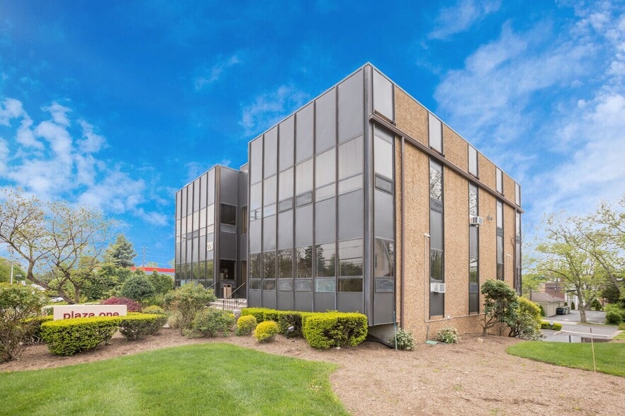 220 Kinderkamack Rd, Westwood, NJ for lease - Building Photo - Image 2 of 4