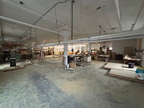 34-09-34-11 Queens Blvd, Long Island City, NY for lease Interior Photo- Image 1 of 8