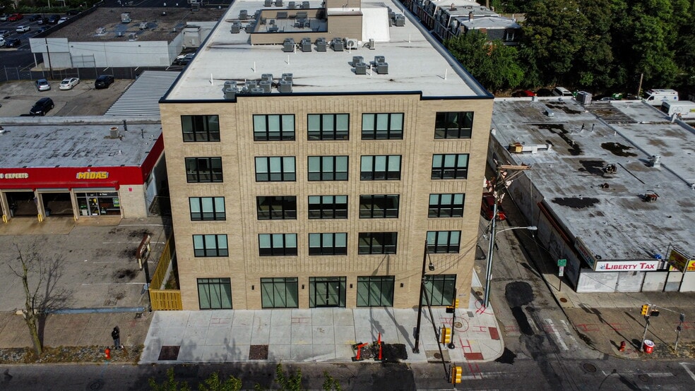 139-145 W Chelten Ave, Philadelphia, PA à louer - Photo du bâtiment - Image 1 de 5