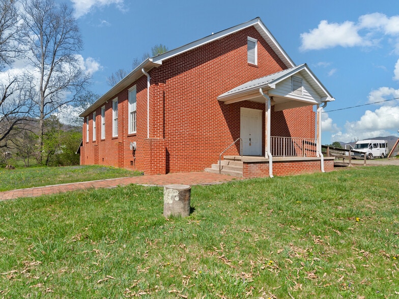 62 Birdsong Trail, Waynesville, NC for lease - Building Photo - Image 3 of 20