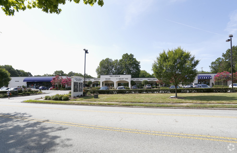 400 S Elliott Rd, Chapel Hill, NC à vendre - Photo du bâtiment - Image 1 de 1