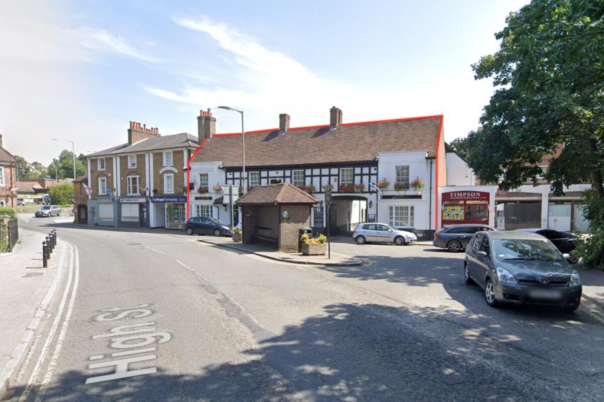 Buckinghamshire, Gerrards Cross for sale Building Photo- Image 1 of 6