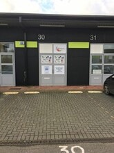 Smeaton Close, Aylesbury à louer Photo du bâtiment- Image 1 de 2