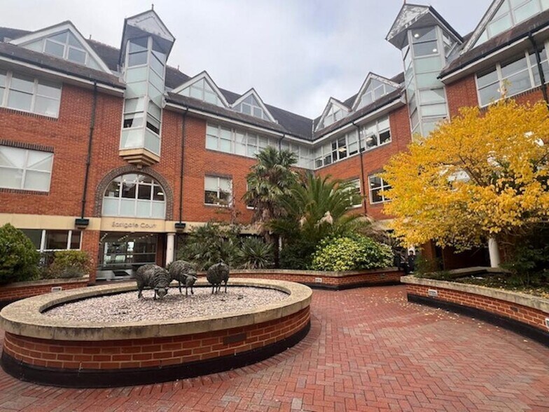 254 High St, Guildford à louer - Photo du bâtiment - Image 3 de 14