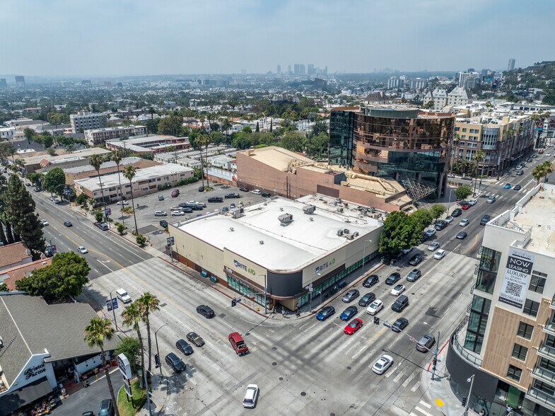 7900 W Sunset Blvd, Los Angeles, CA à vendre - Photo du bâtiment - Image 3 de 10