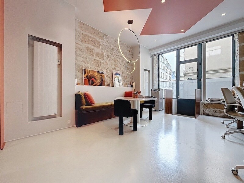 Immeuble residentiel dans Paris à vendre Photo intérieure- Image 1 de 10