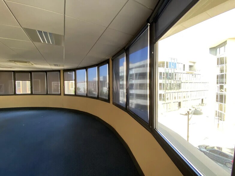 Office in Reims for lease - Interior Photo - Image 2 of 4
