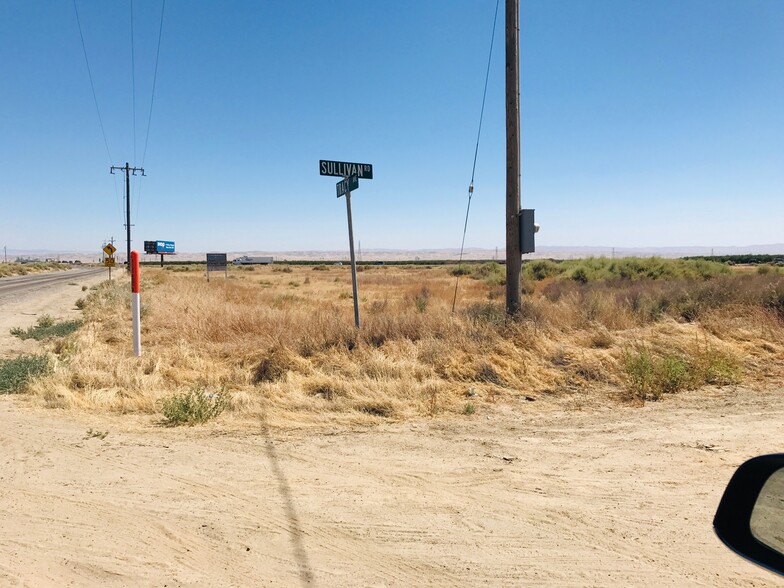 Corner of Tracy & Sullivan, Buttonwillow, CA à vendre - Photo principale - Image 1 de 1