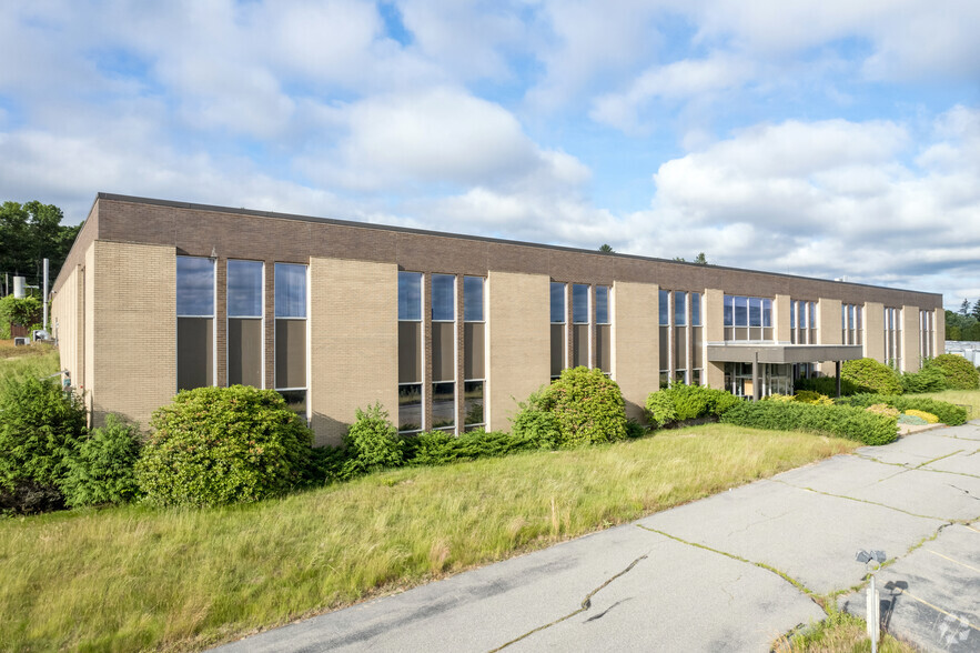 51 Industrial Dr, North Smithfield, RI à vendre - Photo du bâtiment - Image 1 de 1