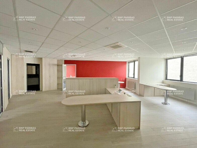 26 Rue Gallieni, Boulogne-Billancourt for sale - Interior Photo - Image 2 of 4