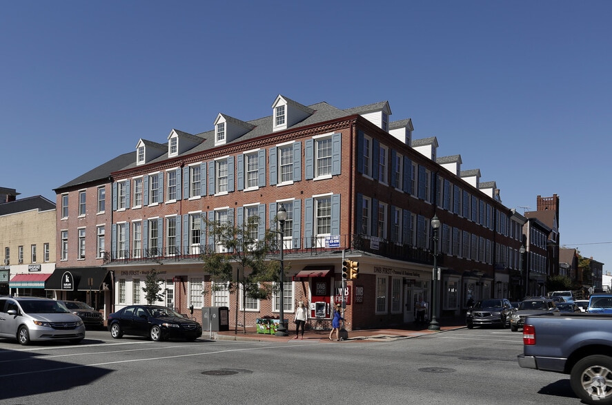 10 N Church St, West Chester, PA for lease - Building Photo - Image 1 of 12