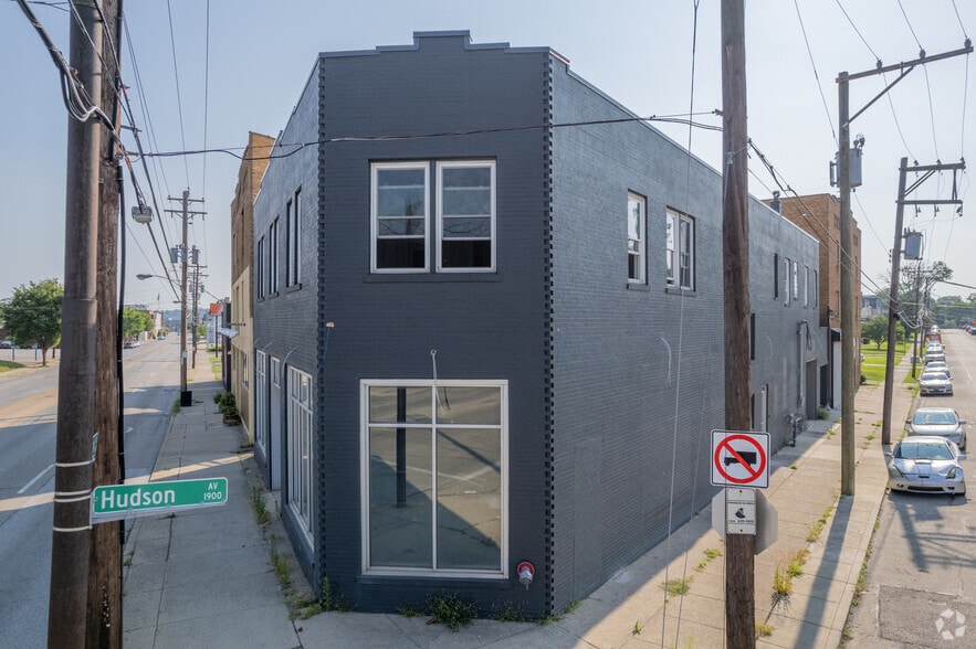 3838 Montgomery Rd, Cincinnati, OH à louer - Photo du bâtiment - Image 2 de 4