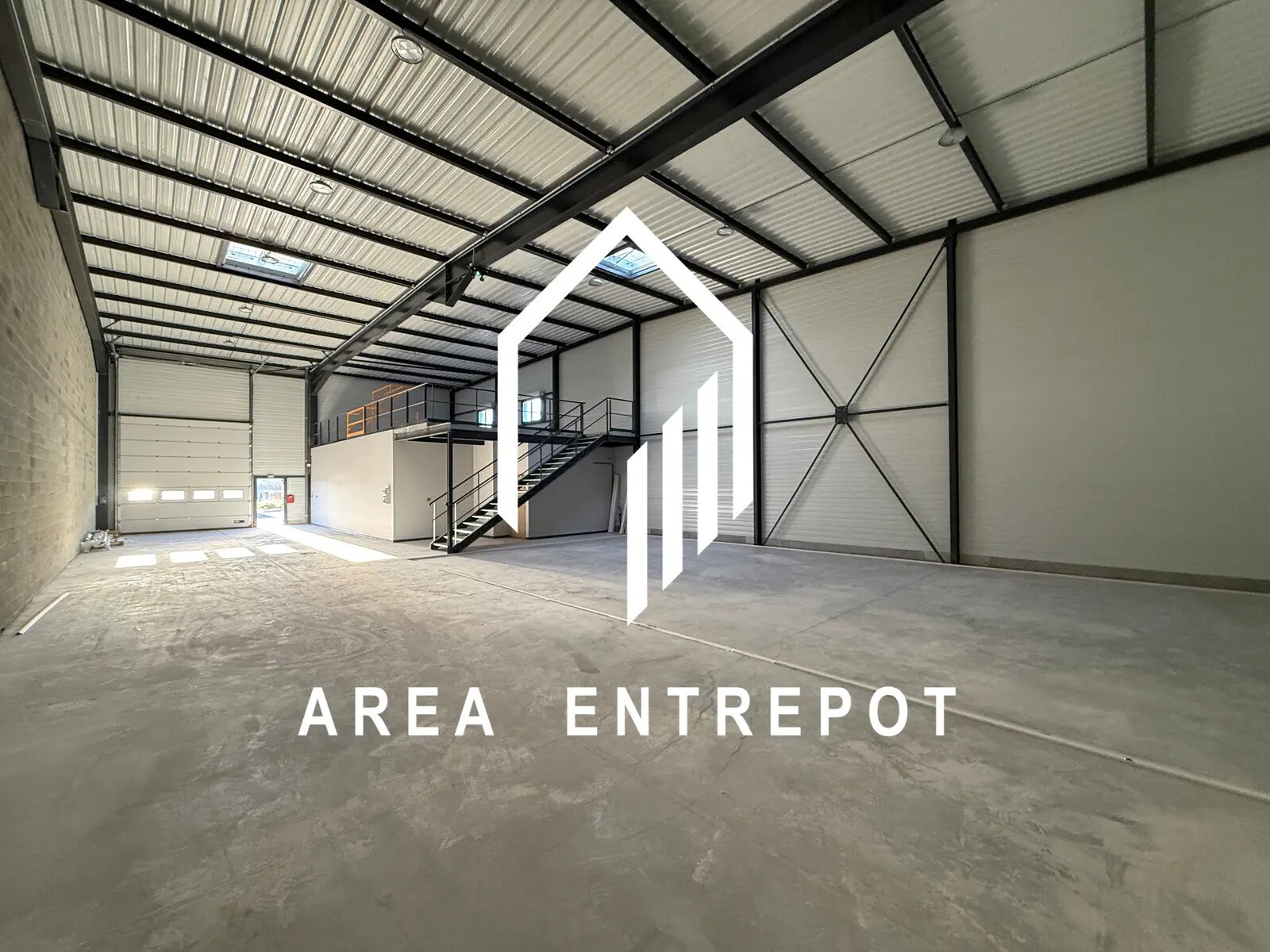 Flex in Gardanne for lease Building Photo- Image 1 of 10