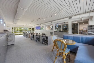 800 Seagate Dr, Naples, FL for lease Interior Photo- Image 1 of 5