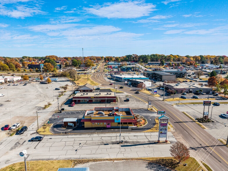 71 Carriage House Dr, Jackson, TN for sale - Building Photo - Image 2 of 33