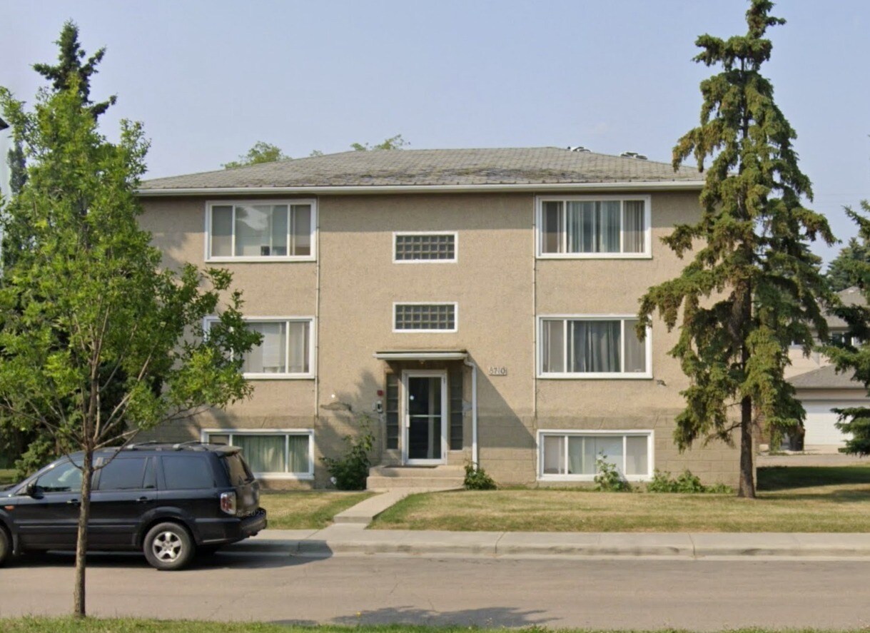 8710 Whyte Av NW, Edmonton, AB à vendre Photo principale- Image 1 de 2
