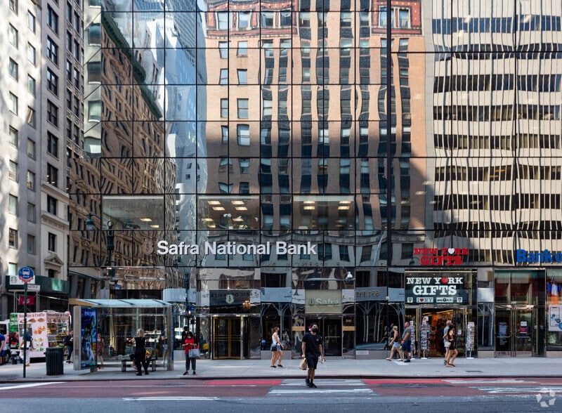 546 Fifth Ave, New York, NY for lease - Building Photo - Image 2 of 12