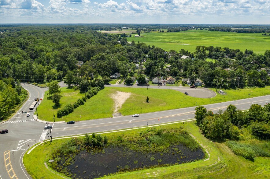 32 E Hampton St, Pemberton, NJ à louer - Photo du bâtiment - Image 3 de 11