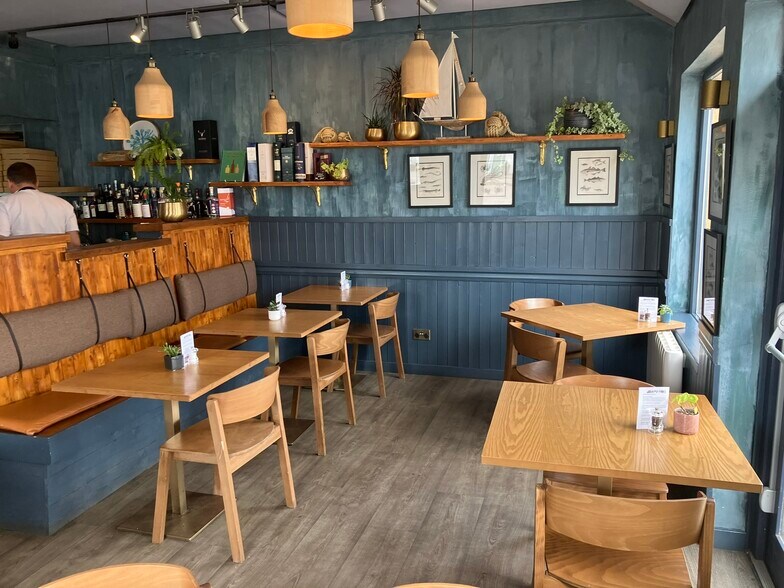 21 Bank St, Cromarty à vendre - Photo du bâtiment - Image 2 de 7