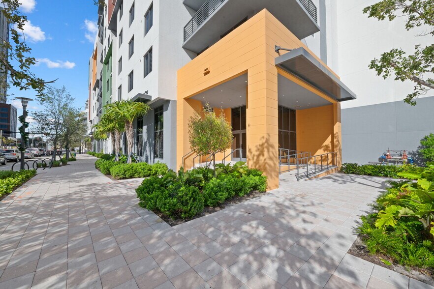 600 N Andrews Ave, Fort Lauderdale, FL à louer - Photo du bâtiment - Image 3 de 19