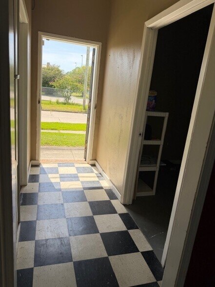 1071 Robert Blvd, Slidell, LA à louer - Photo intérieure - Image 3 de 10