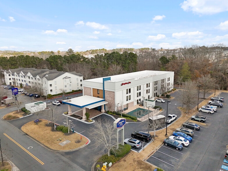 450 Parkway 575, Woodstock, GA à vendre - Photo du bâtiment - Image 1 de 15