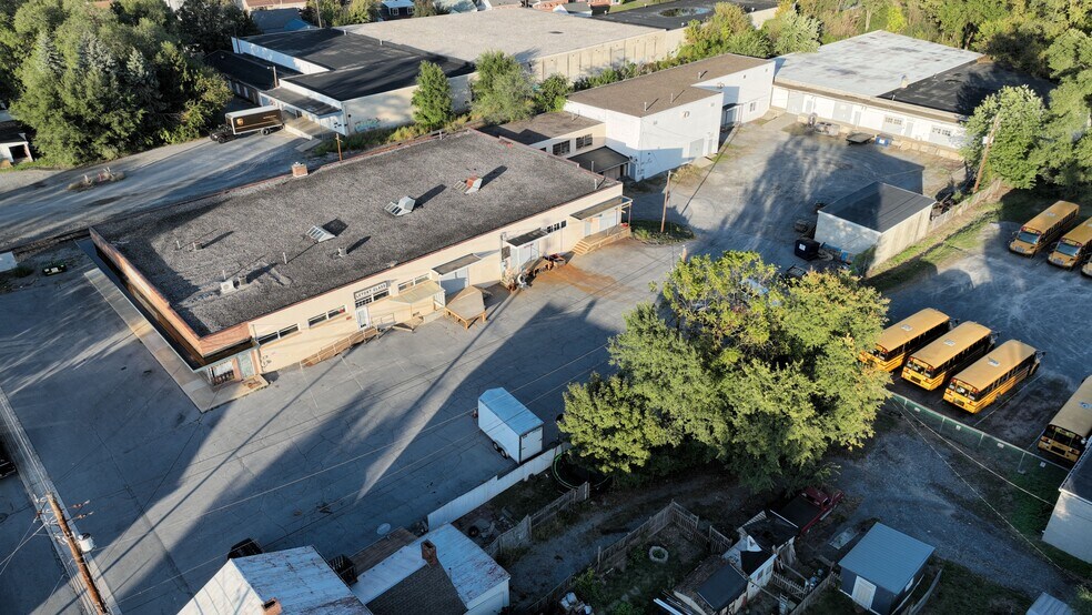 405 N East St, Carlisle, PA à louer - Photo du bâtiment - Image 1 de 37