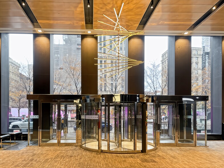 500 Pl D'armes, Montréal, QC for lease - Interior Photo - Image 1 of 17