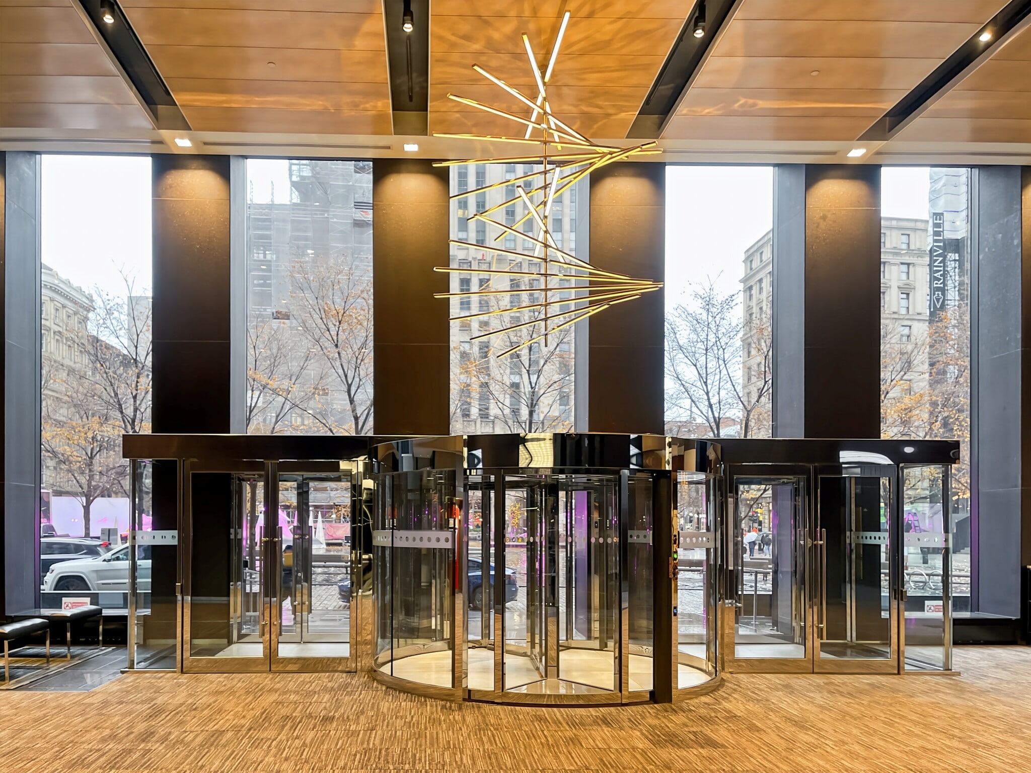500 Pl D'armes, Montréal, QC for lease Interior Photo- Image 1 of 18