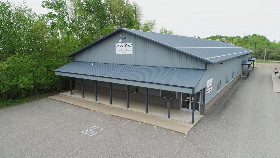 960 2nd St NW, Aitkin, MN à vendre - Photo du bâtiment - Image 2 de 17